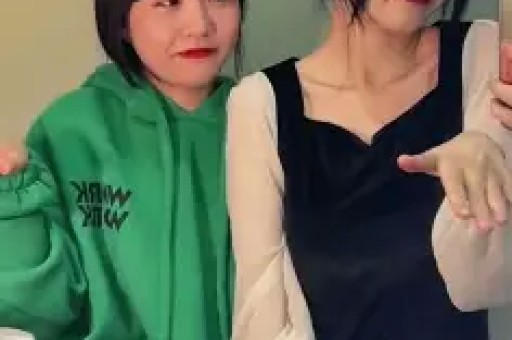 刚官宣23岁网红女友仅3天林俊杰就因亲吻幼童被骂上热搜？完整视频曝光后全网集体道歉！