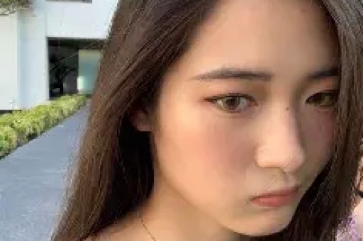 江疏影39岁凭脚毛上热搜背后藏着内娱对中年女星最大的傲慢
