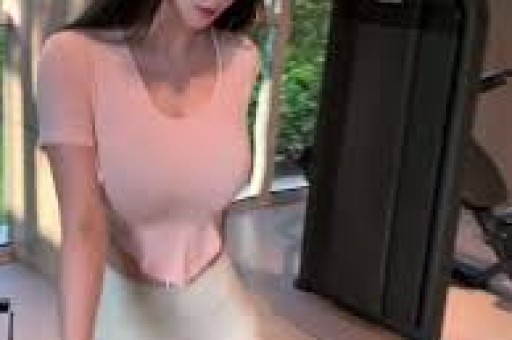 婚内出轨却倒打一耙三个孩子两个爹超女何洁到底在想什么