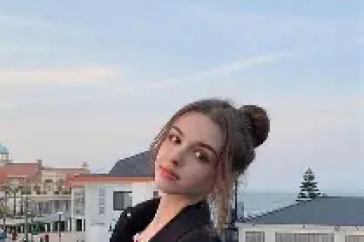 38岁张雨绮近况曝光！经历2段失败婚姻如今直播情绪失控引热议